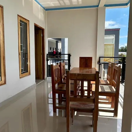 Four-G Home Stay & Komodo Tour Labuan Bajo Exterior photo