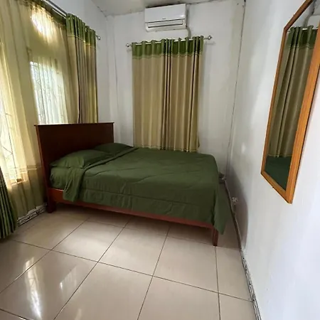 Four-G Home Stay & Komodo Tour Labuan Bajo Exterior photo