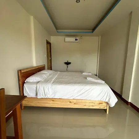 Four-G Home Stay & Komodo Tour Labuan Bajo Exterior photo