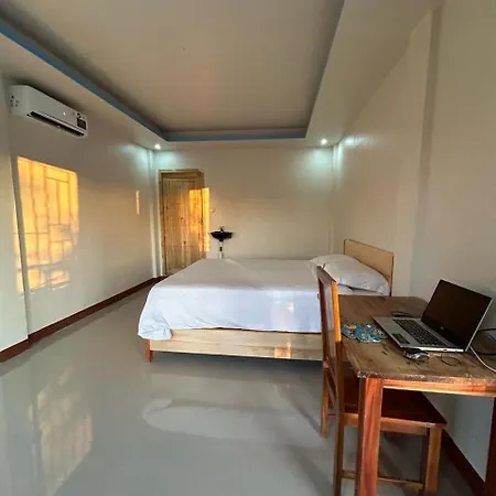 Four-G Home Stay & Komodo Tour Labuan Bajo Exterior photo