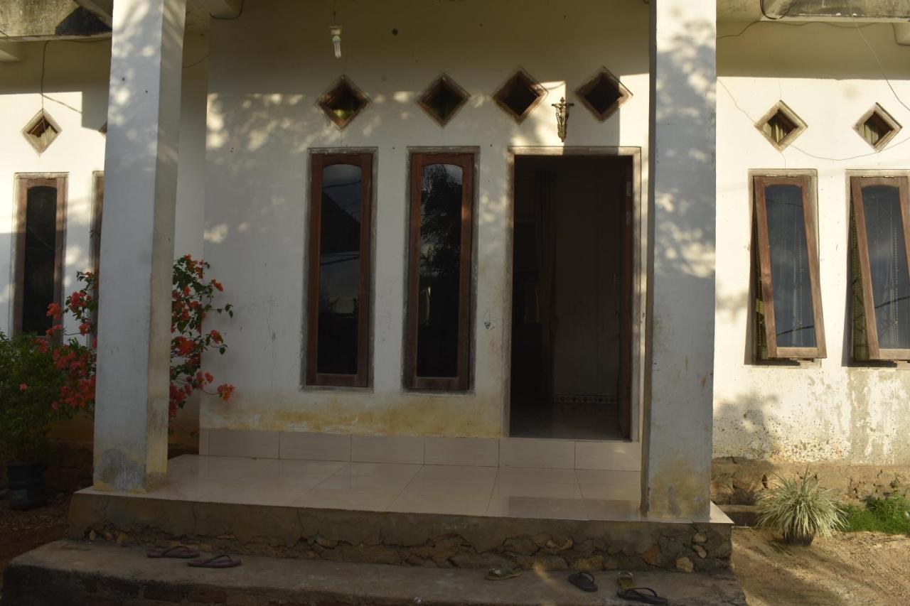 Four-g & Komodo Tour Homestay *