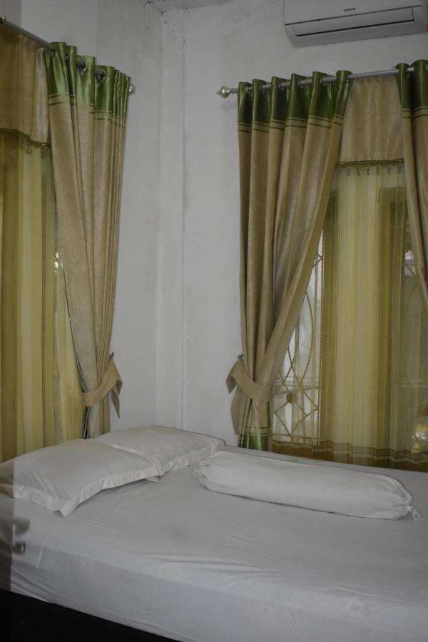 Homestay Four-g & Komodo Tour Labuan Bajo
