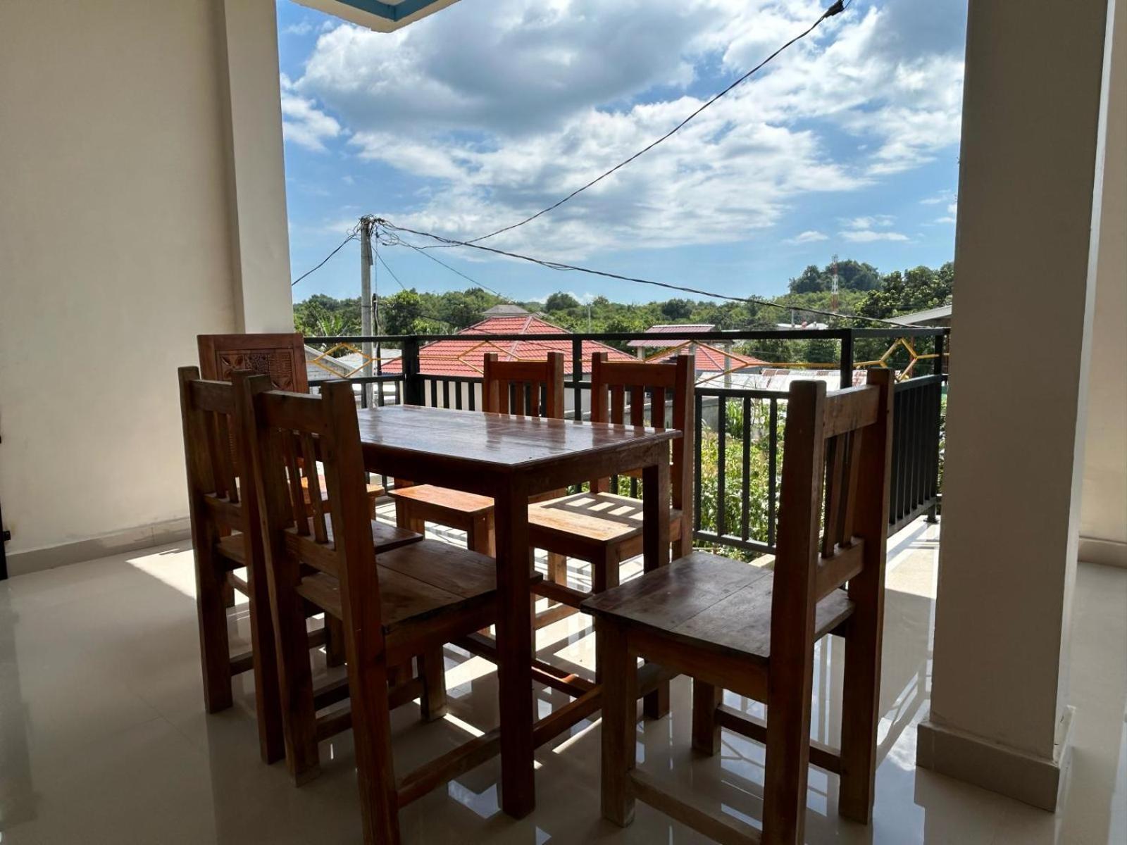 Four-g & Komodo Tour Homestay *
