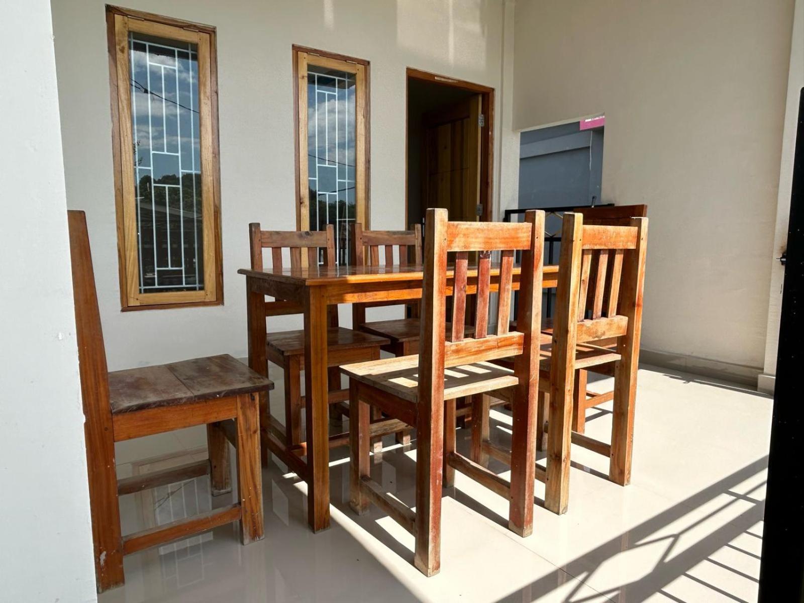 Homestay Four-g & Komodo Tour Labuan Bajo