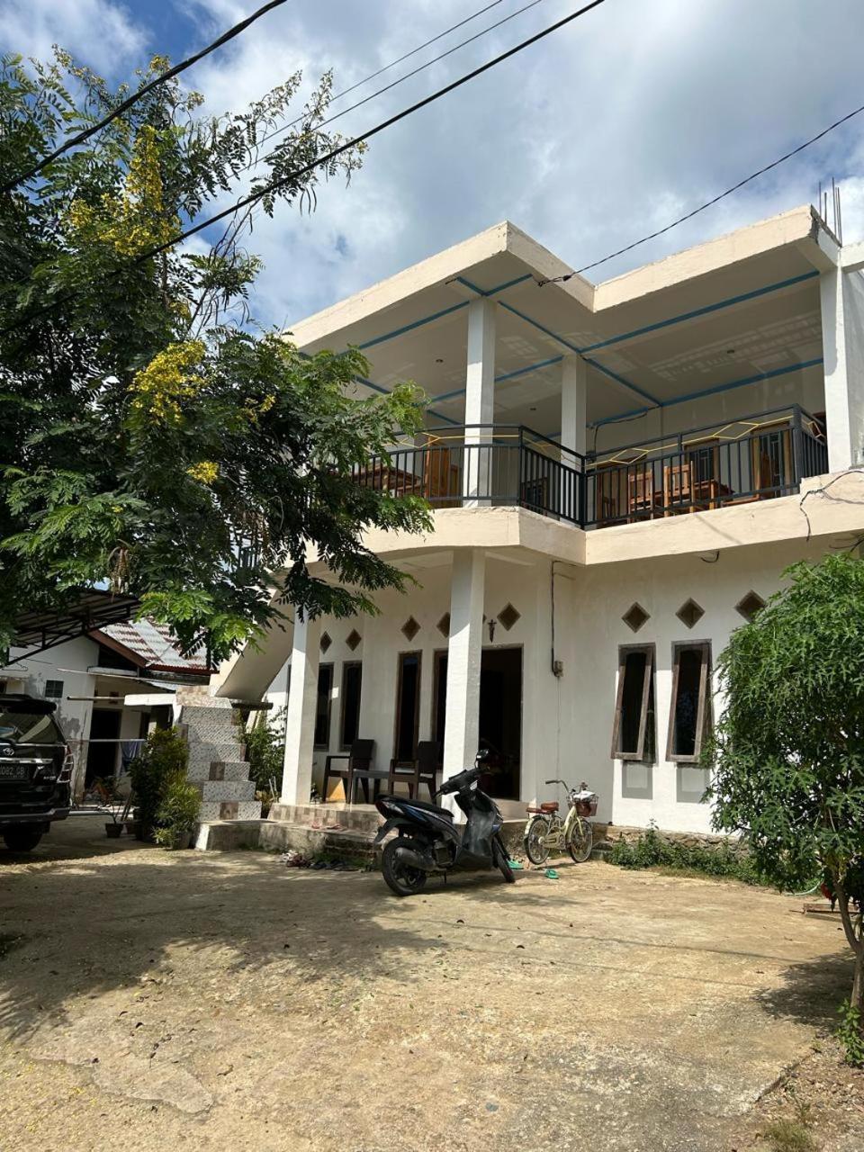 Homestay Four-g & Komodo Tour