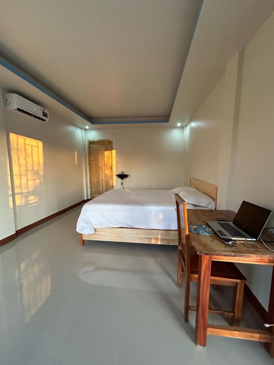 Four-g & Komodo Tour Homestay Labuan Bajo