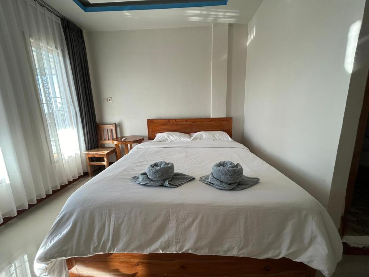 Homestay Four-g & Komodo Tour Labuan Bajo